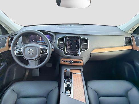 Used 2024 Volvo XC90 B6 Plus AWD/4WD image 16