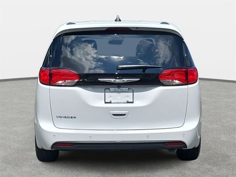 New 2026 Chrysler Voyager LX image 6