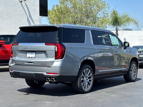 New 2026 GMC Yukon XL Denali w/ Denali Reserve Package AWD/4WD image 16