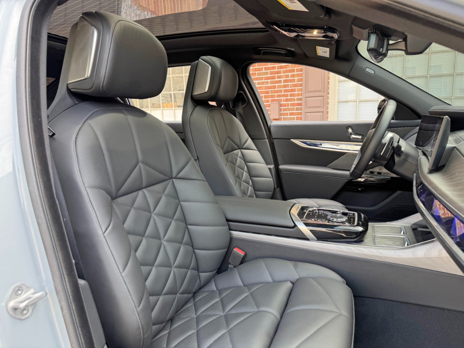 Used 2025 BMW 740i RWD image 48