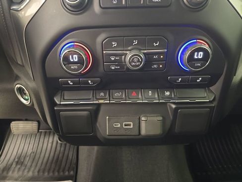 Used 2022 Chevrolet Silverado 1500 LT AWD/4WD image 24