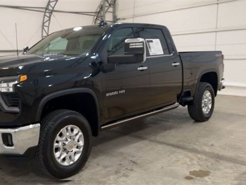 Used 2025 Chevrolet Silverado 2500 LTZ w/ LTZ Convenience Package image 5