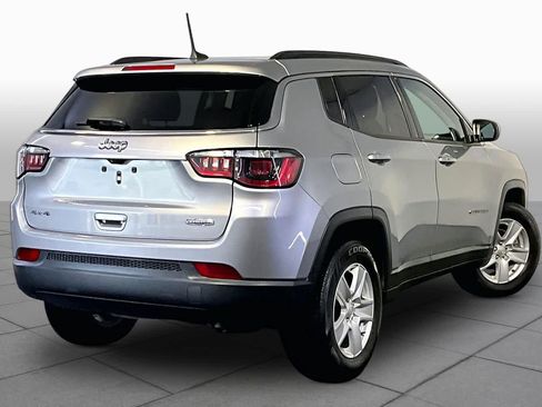 Used 2022 Jeep Compass Latitude w/ Sun and Sound Group AWD/4WD image 13