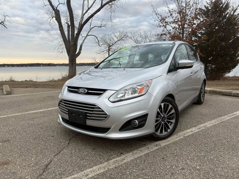 Used 2017 Ford C-MAX Titanium image 1