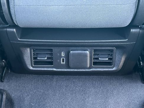 Used 2022 Chevrolet Silverado 1500 LT AWD/4WD image 21