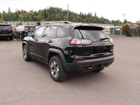 Used 2019 Jeep Cherokee Trailhawk AWD/4WD image 7