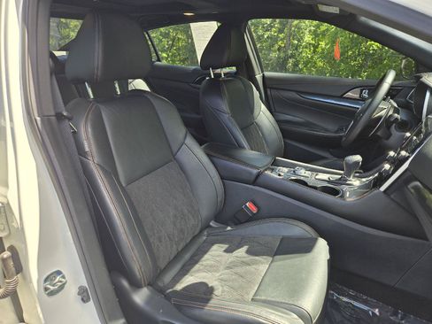 Used 2023 Nissan Maxima SR w/ Sport Mat Group FWD image 23