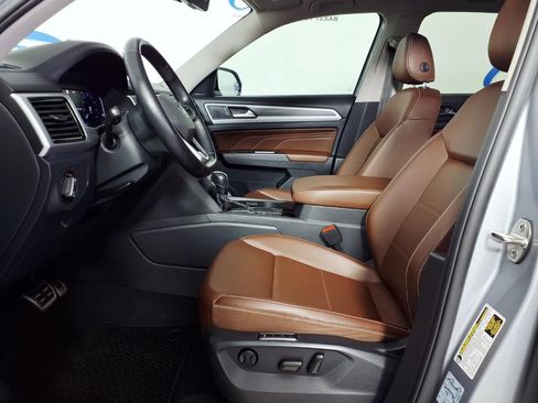 Used 2021 Volkswagen Atlas SEL R-Line FWD image 7