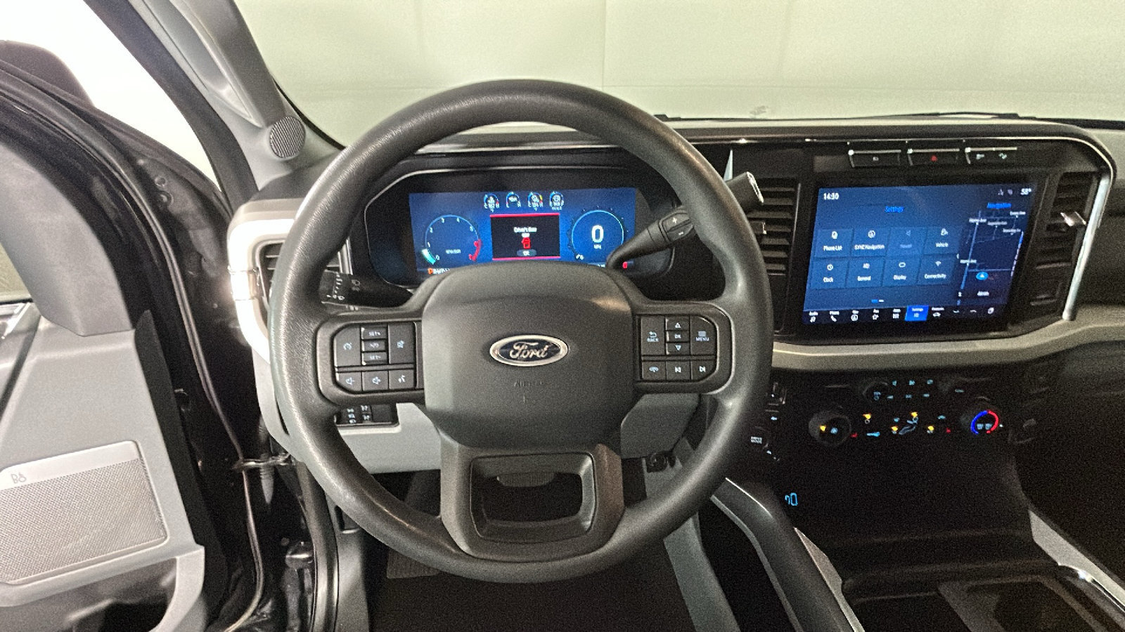 Used 2024 Ford F250 XLT w/ XLT Premium Package AWD/4WD image 18