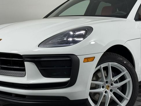 Certified 2026 Porsche Macan AWD/4WD image 11