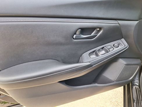 Used 2024 Nissan Sentra S image 30