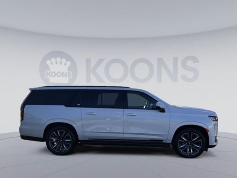 Used 2023 Cadillac Escalade ESV Sport w/ Touring Package image 8