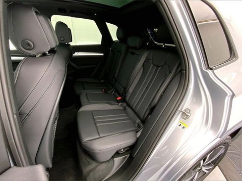 Certified 2025 Audi Q5 2.0T Premium Plus image 26