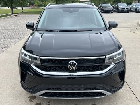 Certified 2023 Volkswagen Taos SE w/ Panoramic Sunroof Package FWD image 3