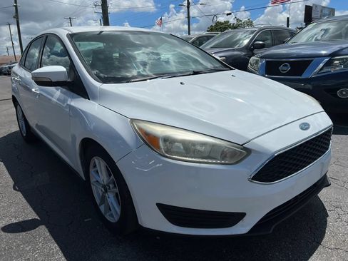Used 2015 Ford Focus SE FWD image 5