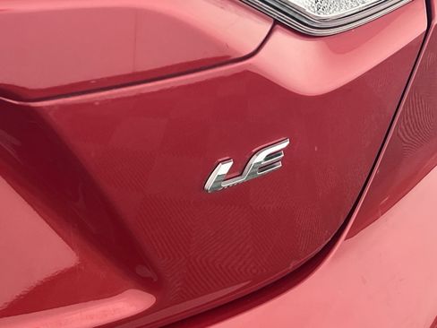 Used 2021 Toyota Corolla LE image 23