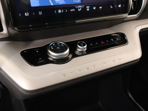 Used 2025 Ford Expedition Active AWD/4WD image 9