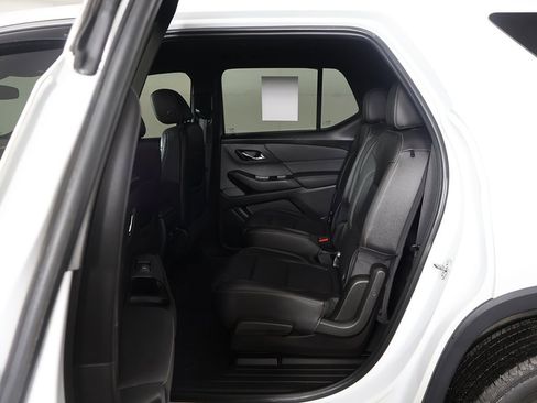 Used 2023 Chevrolet Traverse LT image 29
