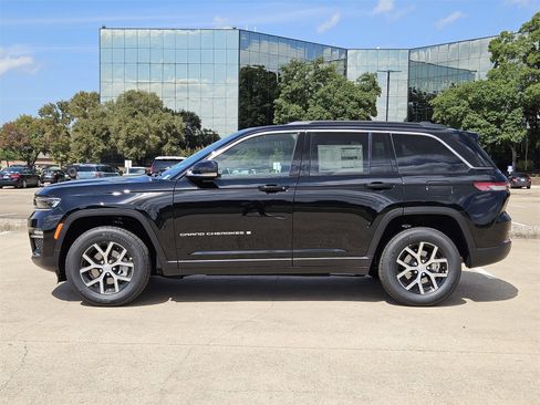 New 2025 Jeep Grand Cherokee Limited image 3