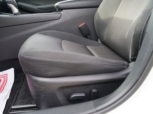 Used 2025 Nissan Altima 2.5 SV image 12