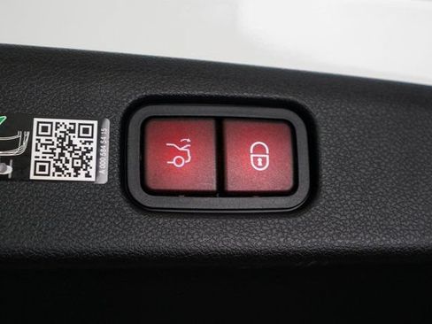 Certified 2026 Mercedes-Benz E 350 4MATIC Sedan image 31