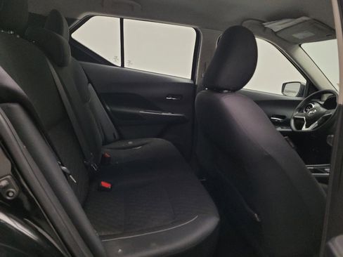 Used 2021 Nissan Kicks SV FWD image 19