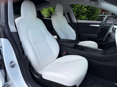 Used 2021 Tesla Model 3 Standard Range Plus RWD image 33