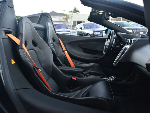 Used 2020 McLaren 600LT Spider RWD image 11