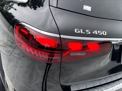 Used 2026 Mercedes-Benz GLS 450 4MATIC image 29