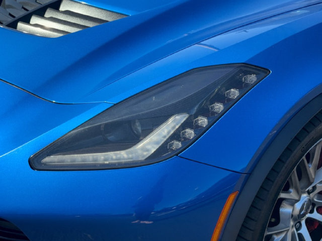 Used 2016 Chevrolet Corvette Z06 w/ 3LZ Preferred Equipment Group RWD image 9