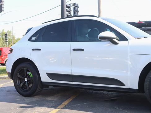 Used 2018 Porsche Macan Sport Edition AWD/4WD image 4