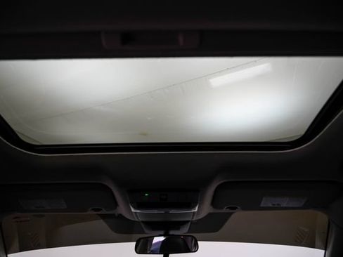 Used 2023 Nissan Sentra SR w/ SR Premium Package FWD image 4