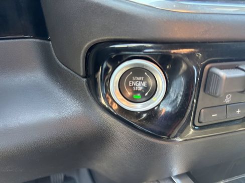 Used 2023 Chevrolet Silverado 1500 LTZ AWD/4WD image 24