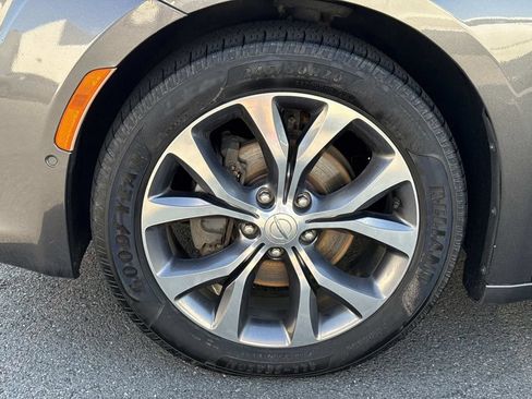 Used 2017 Chrysler Pacifica Limited FWD image 8