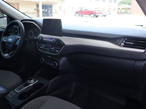 Used 2022 Ford Escape SE w/ SE Sport Appearance Package FWD image 17