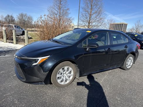 Used 2024 Toyota Corolla LE image 17