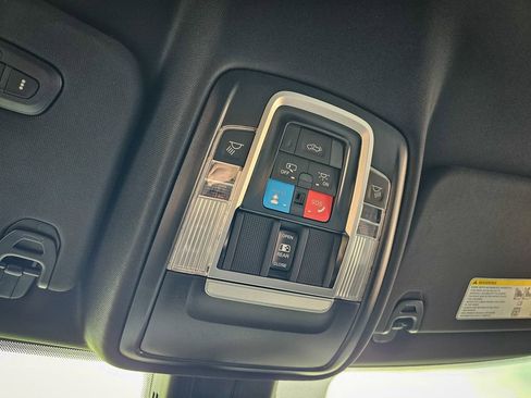 New 2026 RAM 1500 4x4 Crew Cab image 32