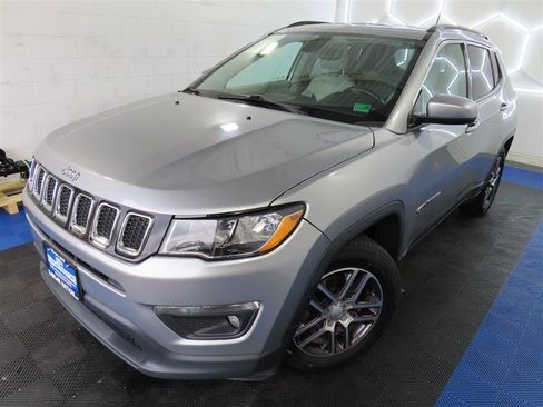 Used 2019 Jeep Compass Latitude image 4