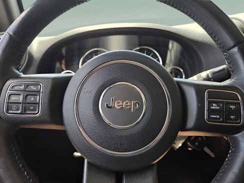 Used 2018 Jeep Wrangler Unlimited Sport AWD/4WD image 28