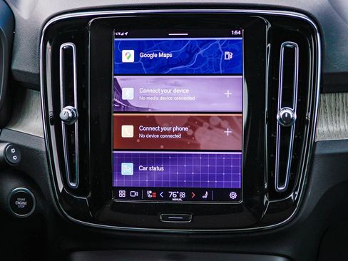 Used 2023 Volvo XC40 B5 Plus w/ Climate Package image 16