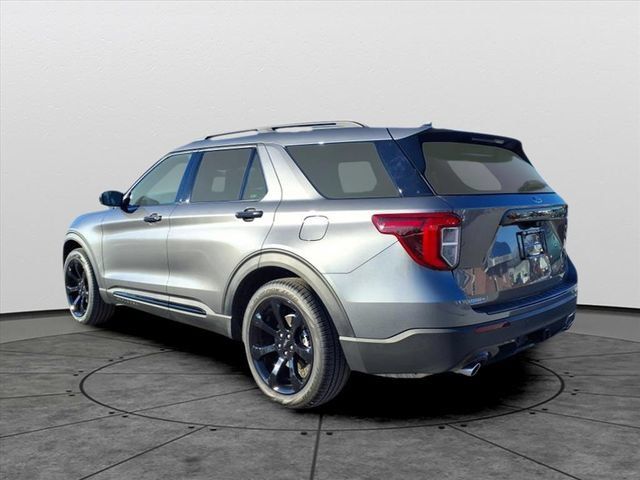 Used 2024 Ford Explorer ST-Line w/ Class IV Trailer Tow Package RWD image 5