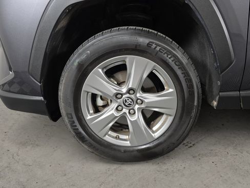 Used 2024 Toyota RAV4 XLE AWD/4WD image 9