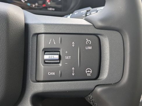 Used 2026 Land Rover Defender 110 X-Dynamic SE AWD/4WD image 24