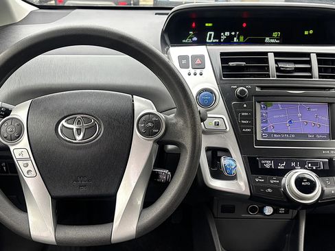 Used 2013 Toyota Prius V Five image 10