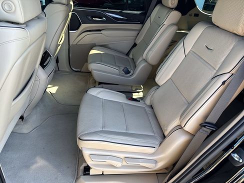 Certified 2023 Cadillac Escalade Premium Luxury AWD/4WD image 19