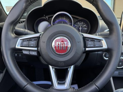 Used 2017 FIAT 124 Spider Lusso RWD image 32