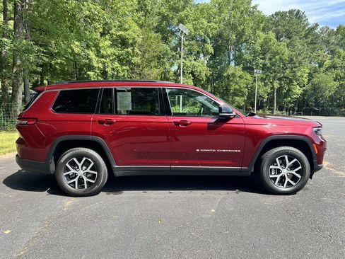 Certified 2025 Jeep Grand Cherokee L Limited w/ Trailer Tow Package AWD/4WD image 2