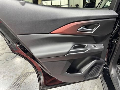 Used 2025 Chevrolet Equinox EV RS FWD image 29
