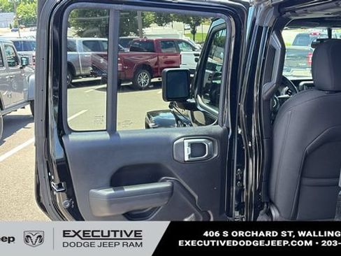 Used 2022 Jeep Gladiator Sport AWD/4WD image 19