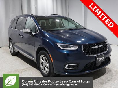 Used 2023 Chrysler Pacifica Limited w/ Trailer Tow Group